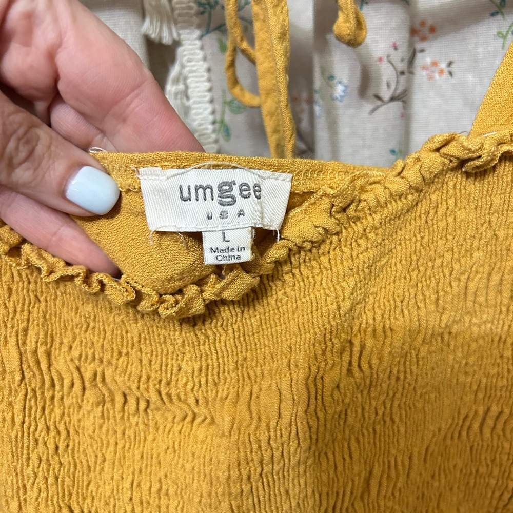 Umgee Mustard Smocked Linen Blend Boho Blouse L - Picture 3 of 5